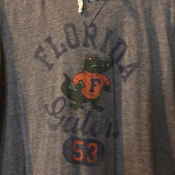 Florida Gators hooded T-shirt. - Picture 2 of 6